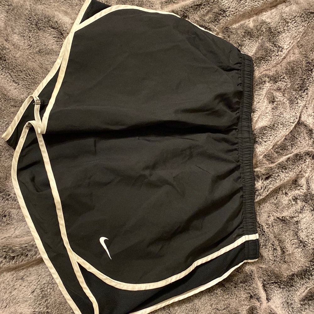 girls nike shorts